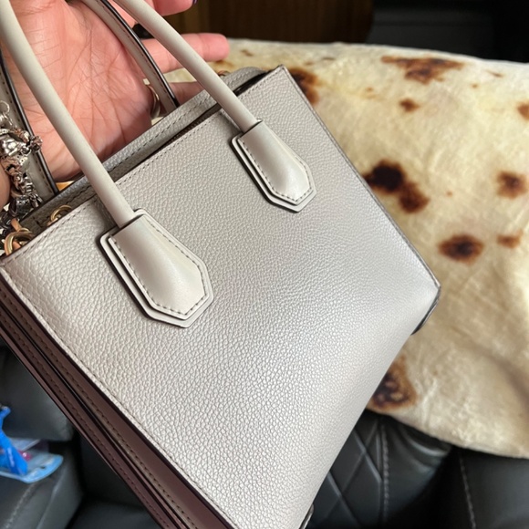 Micheal kors bag - Picture 12 of 14